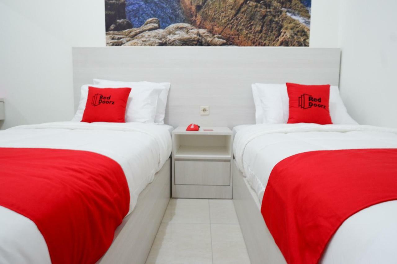 Reddoorz Near Mataram University Ngoại thất bức ảnh