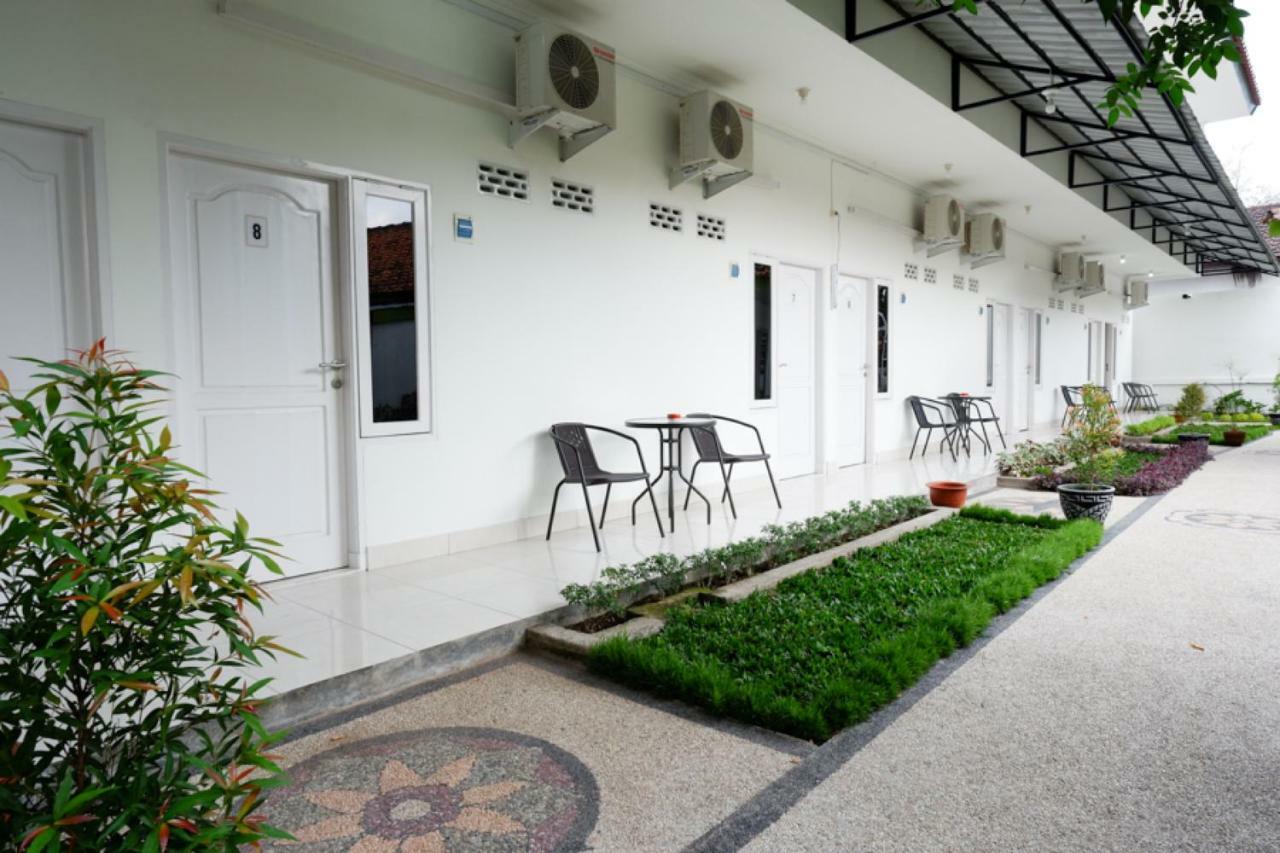 Reddoorz Near Mataram University Ngoại thất bức ảnh