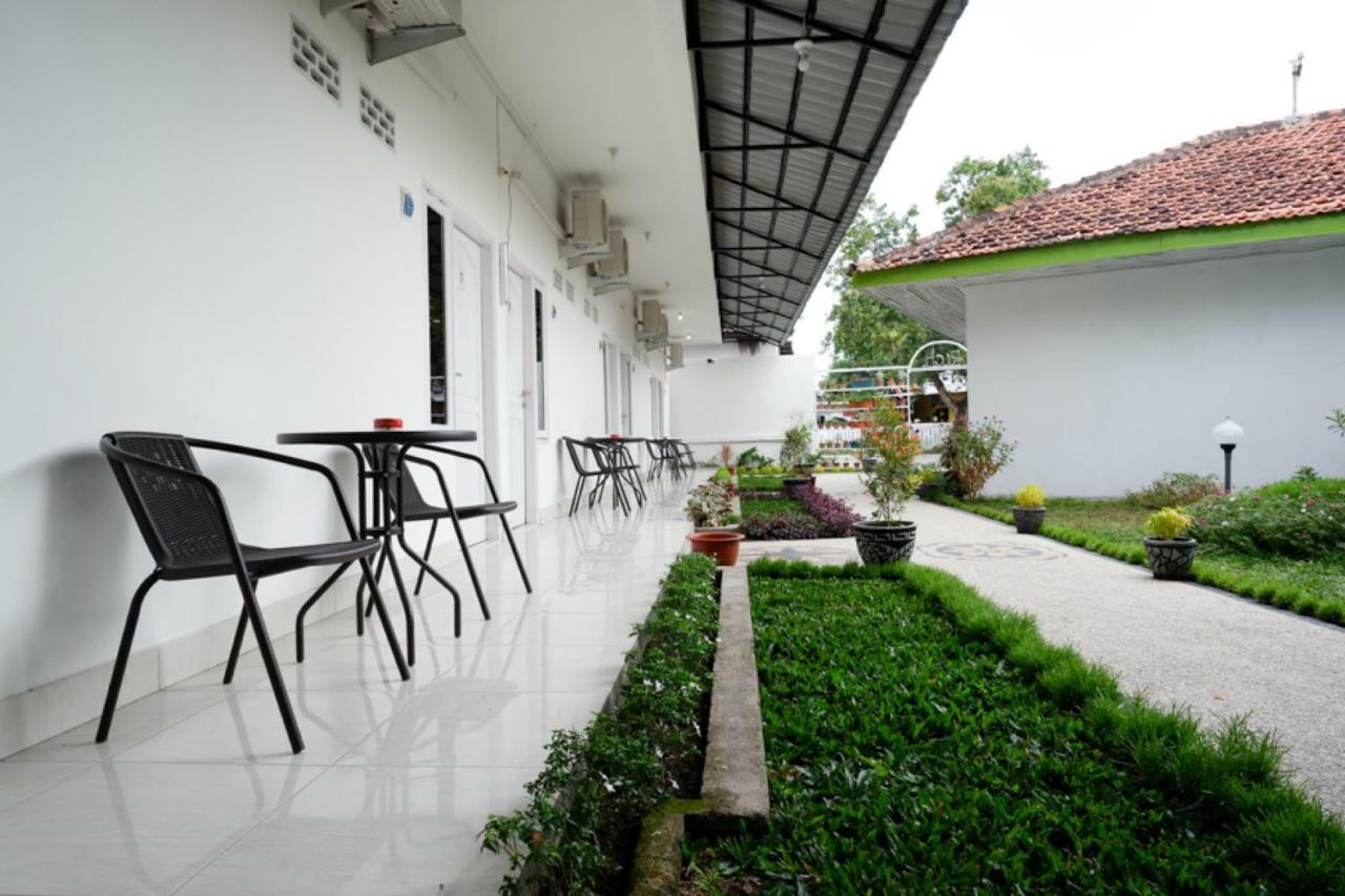 Reddoorz Near Mataram University Ngoại thất bức ảnh