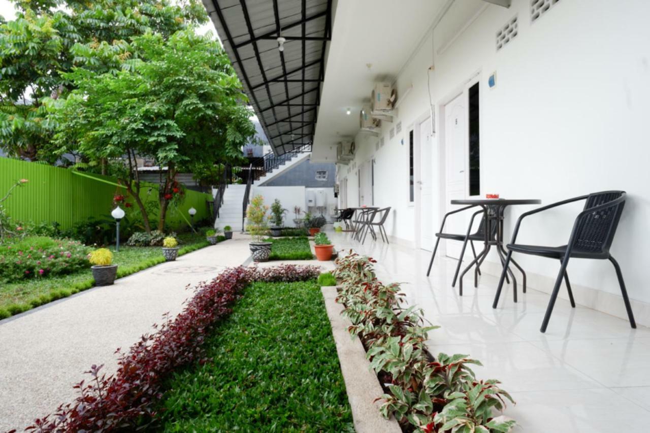 Reddoorz Near Mataram University Ngoại thất bức ảnh